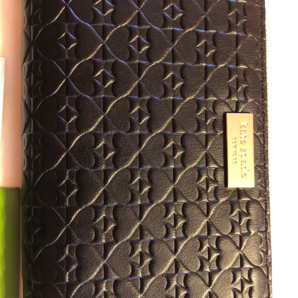 Host pick! Kate Spade Neda Penn Place black wallet